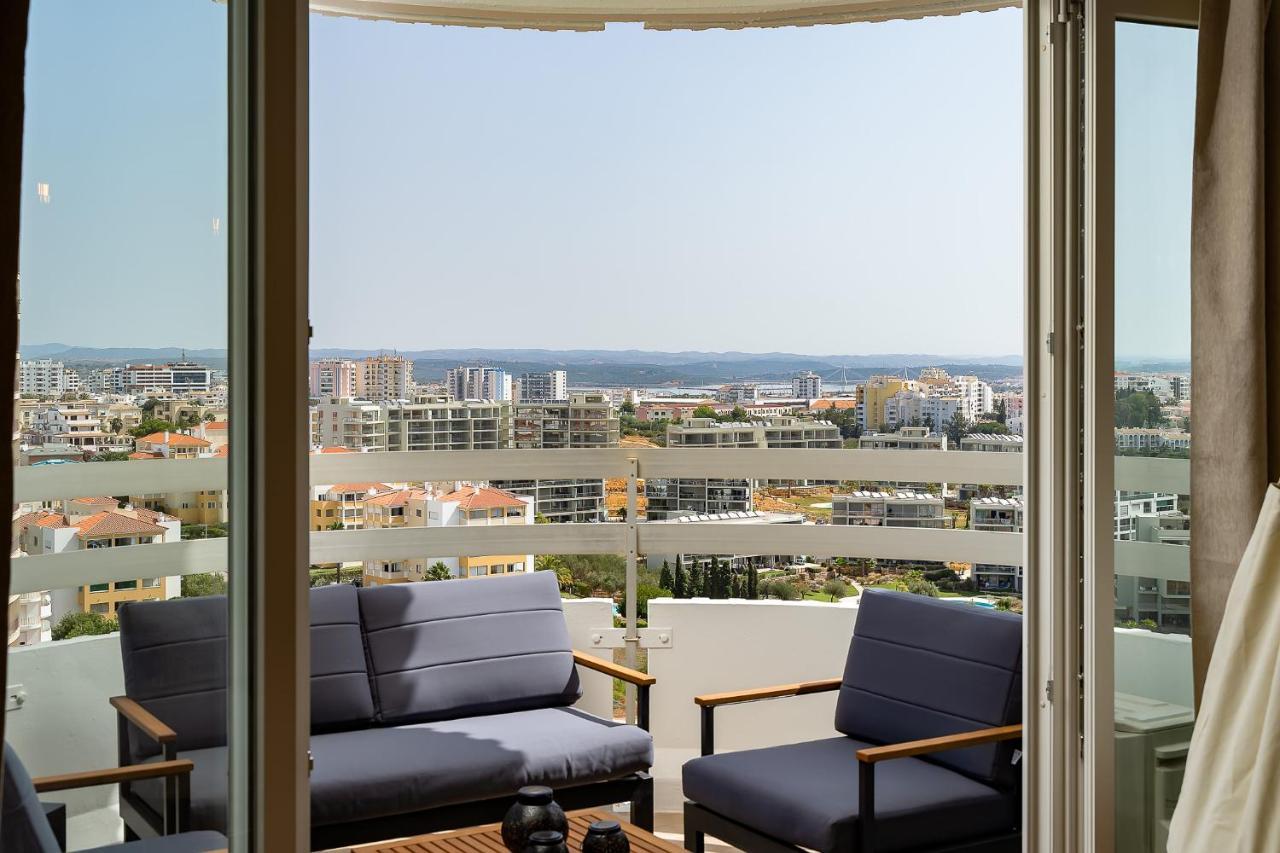 Charming Apartment W/ Pool & Balcony In Portimao By Lovelystay المظهر الخارجي الصورة