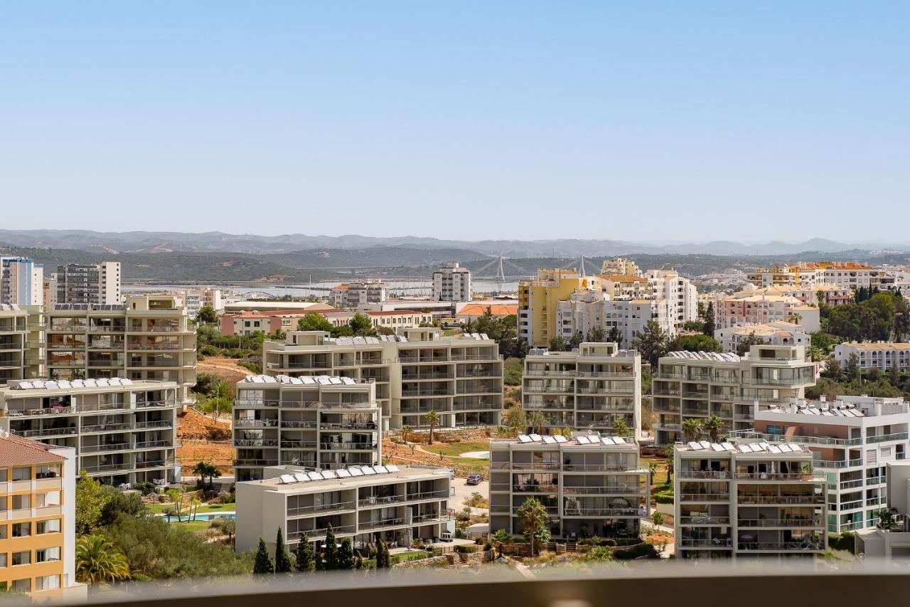 Charming Apartment W/ Pool & Balcony In Portimao By Lovelystay المظهر الخارجي الصورة